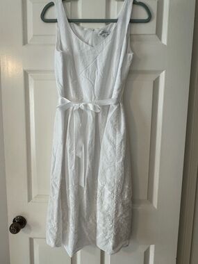 Dressbarn White V-Neck Dress with Embroidery and Waist Tie